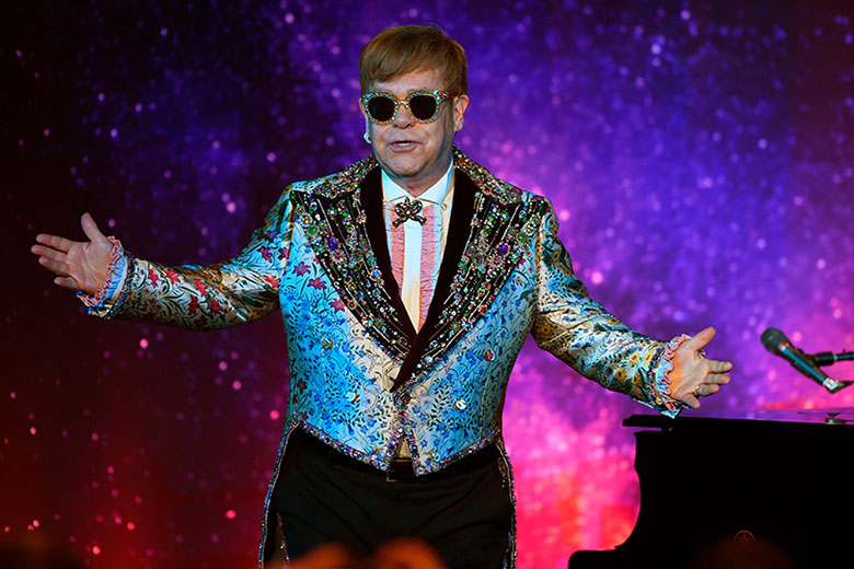 El icónico músico Elton John se despide de los escenarios