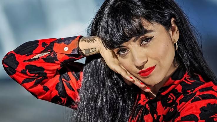 Mon laferte lanza nuevo sencillo acompañado de video