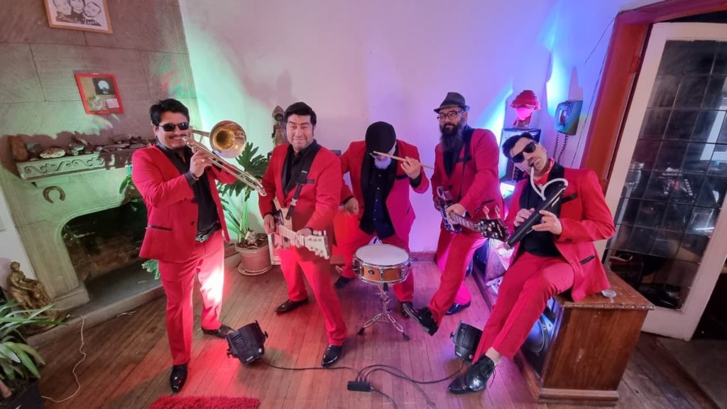 GUSTAVO BECERRA Y SU BANDA SWING DEL MONO LANZA NUEVO VIDEO … SUAVECITO