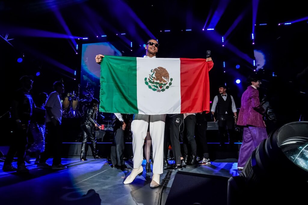 ¡El colombiano Manuel Medrano llena el Auditorio Nacional!